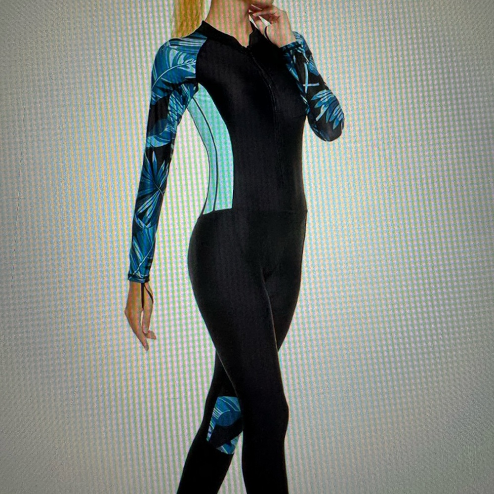 NWT Lightweight wetsuit. Brand new!